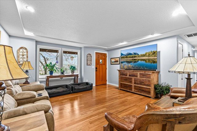 780 Oakway Circle, Ashland, OR 97520