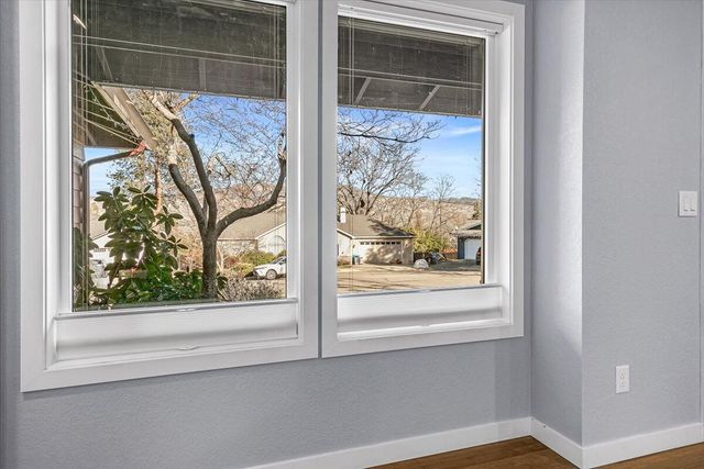 780 Oakway Circle, Ashland, OR 97520