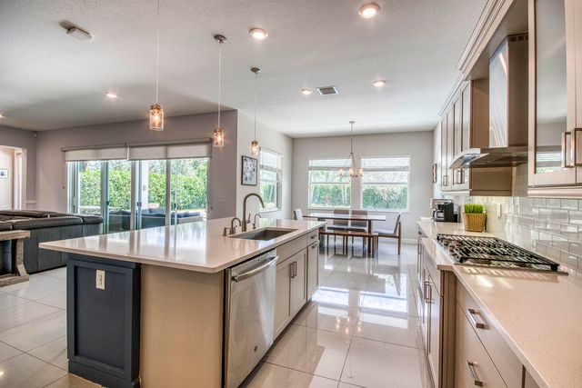 1086 Ember Ridge Run, Loxahatchee, FL 33470