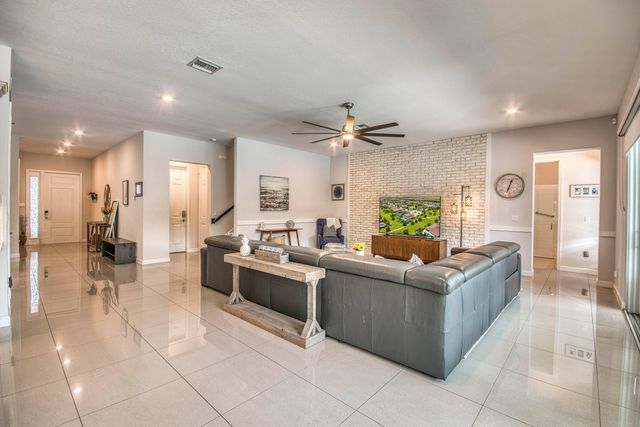 1086 Ember Ridge Run, Loxahatchee, FL 33470
