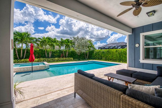 1086 Ember Ridge Run, Loxahatchee, FL 33470