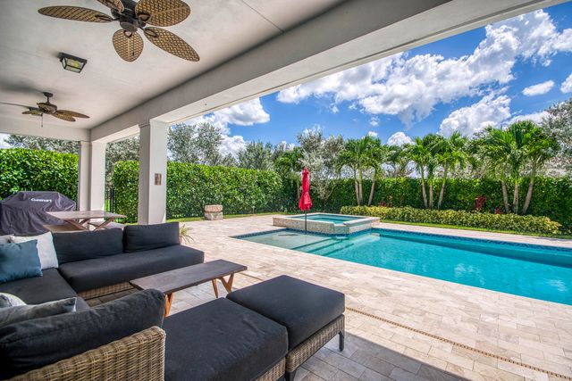 1086 Ember Ridge Run, Loxahatchee, FL 33470