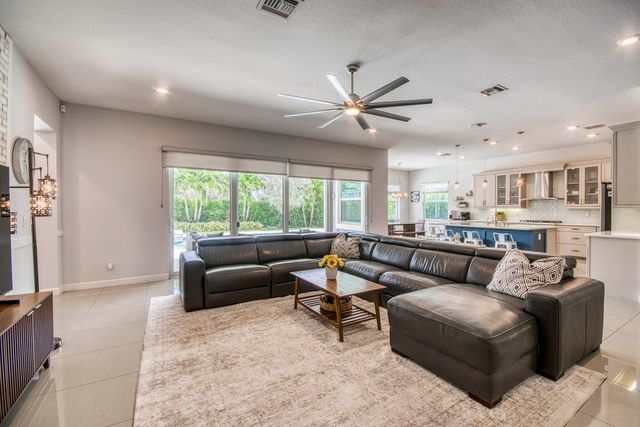 1086 Ember Ridge Run, Loxahatchee, FL 33470