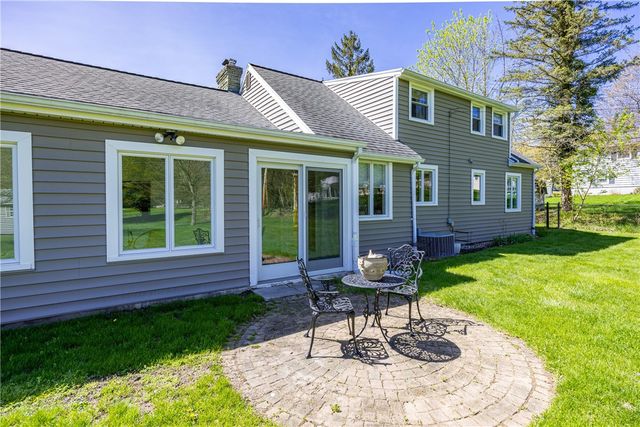 141 Highledge Drive, Penfield, NY 14526