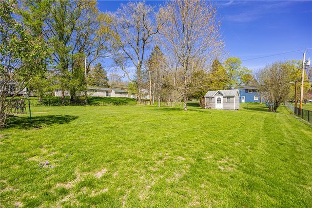 141 Highledge Drive, Penfield, NY 14526