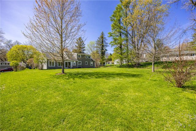 141 Highledge Drive, Penfield, NY 14526