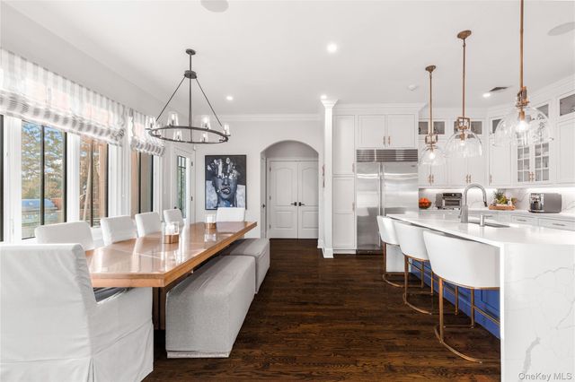 9 Brittany Lane, New Rochelle, NY 10805