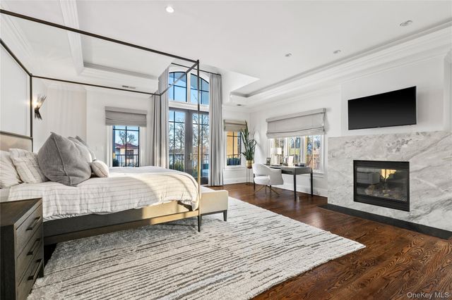 9 Brittany Lane, New Rochelle, NY 10805