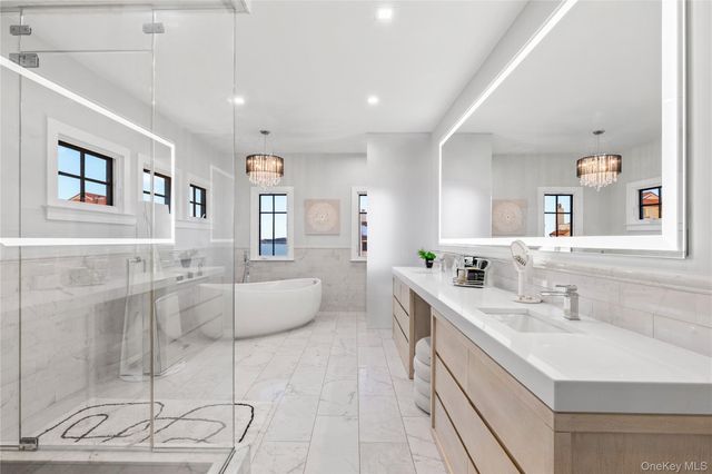 9 Brittany Lane, New Rochelle, NY 10805