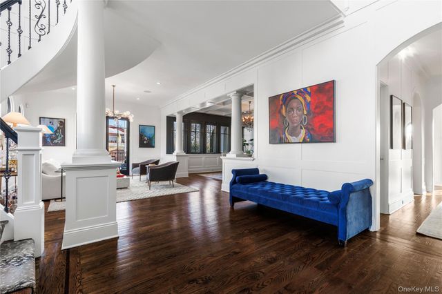 9 Brittany Lane, New Rochelle, NY 10805