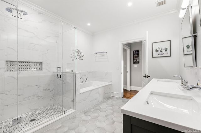 9 Brittany Lane, New Rochelle, NY 10805