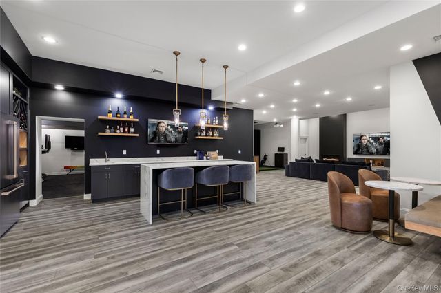 9 Brittany Lane, New Rochelle, NY 10805