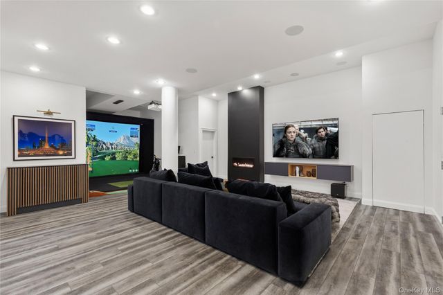 9 Brittany Lane, New Rochelle, NY 10805