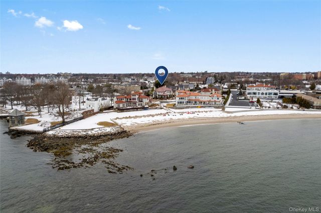 9 Brittany Lane, New Rochelle, NY 10805