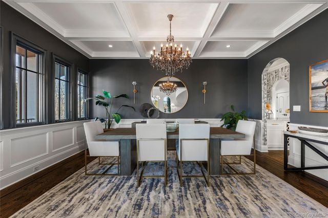 9 Brittany Lane, New Rochelle, NY 10805