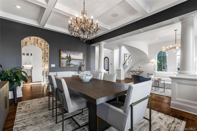 9 Brittany Lane, New Rochelle, NY 10805