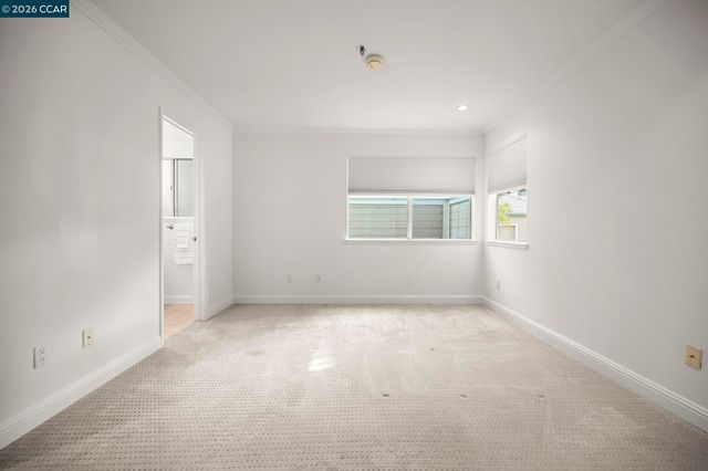 2550 Oak Rd. 108, Walnut Creek, CA 94597