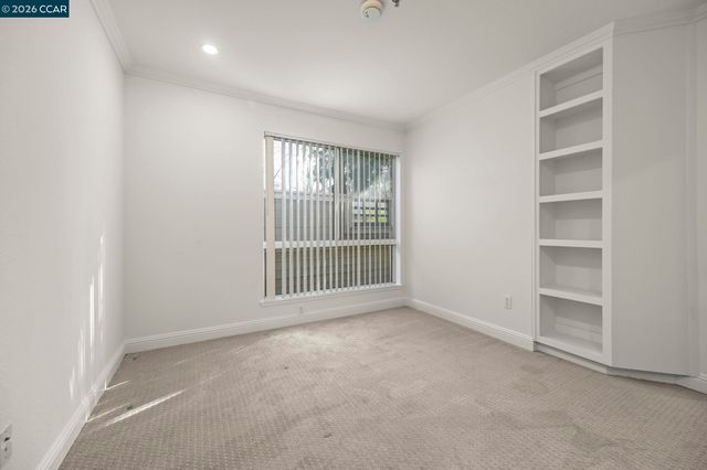 2550 Oak Rd. 108, Walnut Creek, CA 94597