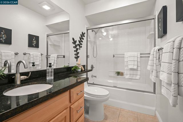 2550 Oak Rd. 108, Walnut Creek, CA 94597