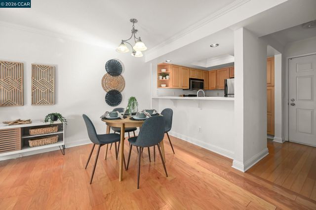 2550 Oak Rd. 108, Walnut Creek, CA 94597