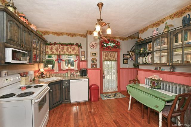 277 Vernon Valley Road, Northport, NY 11768