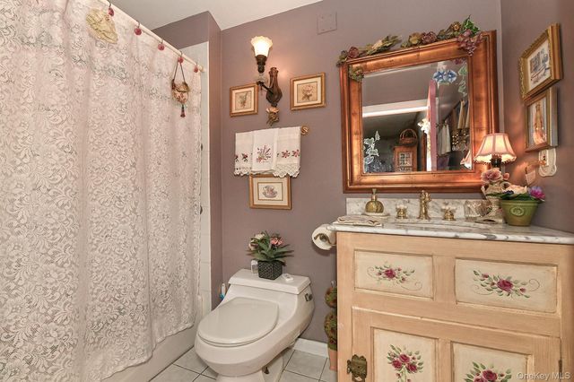 277 Vernon Valley Road, Northport, NY 11768