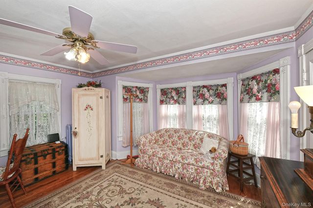277 Vernon Valley Road, Northport, NY 11768
