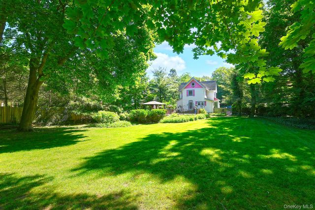 277 Vernon Valley Road, Northport, NY 11768