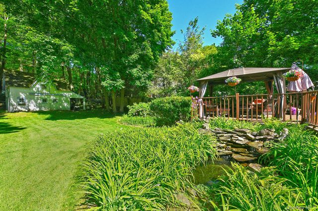 277 Vernon Valley Road, Northport, NY 11768
