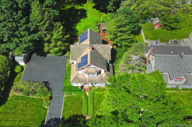 277 Vernon Valley Road, Northport, NY 11768