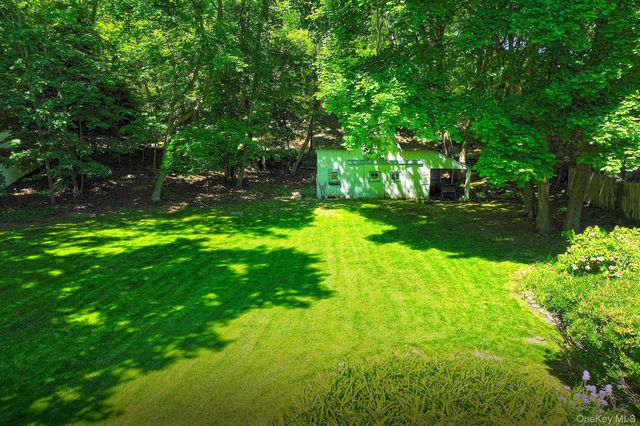 277 Vernon Valley Road, Northport, NY 11768