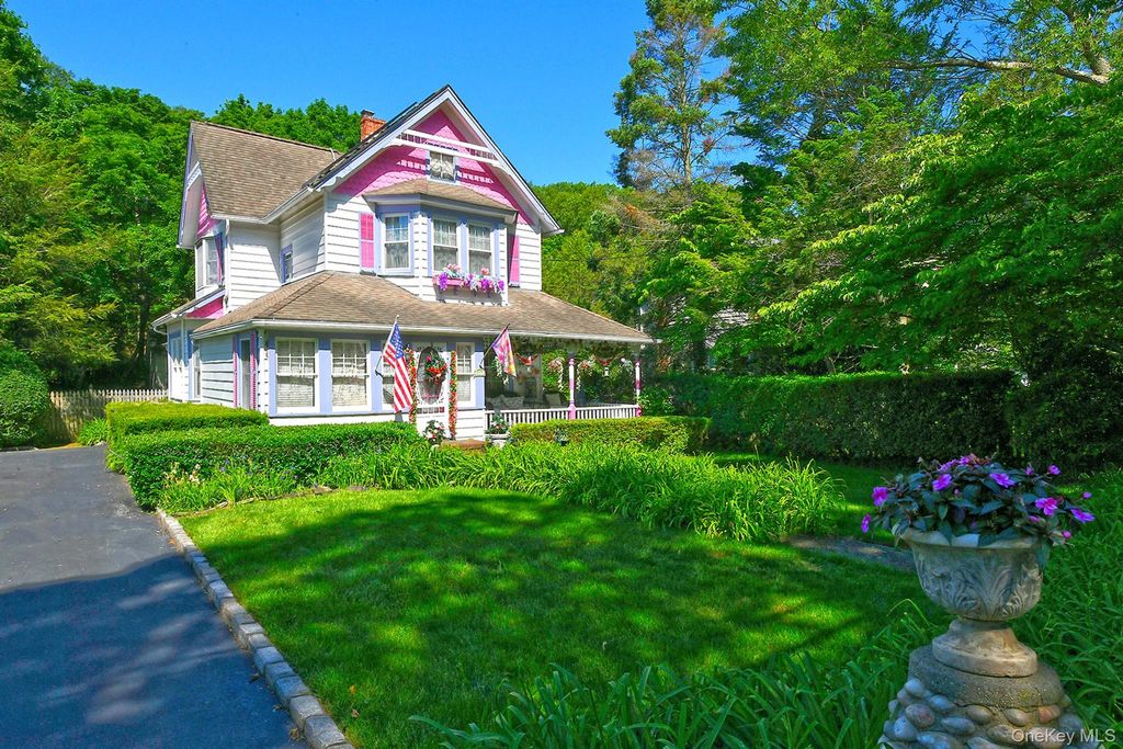 277 Vernon Valley Road, Northport, NY 11768