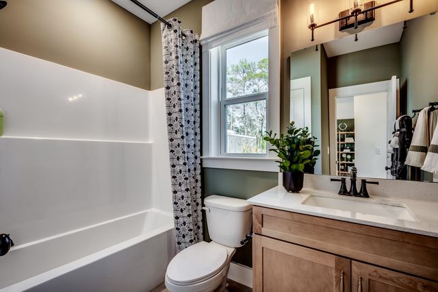 46 Northbrook Dr, Murrells Inlet, SC 29576