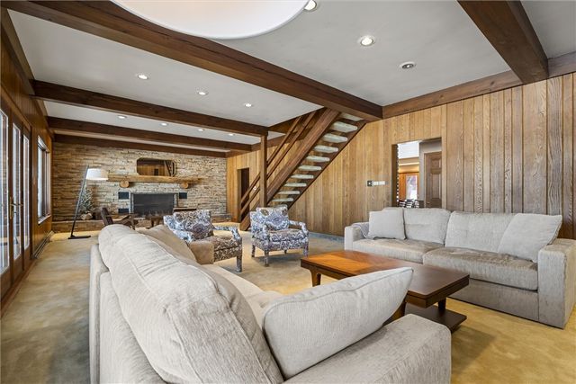 121 Brewer Rd, Clinton Twp, PA 16056