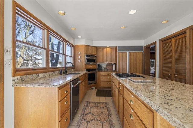 121 Brewer Rd, Clinton Twp, PA 16056