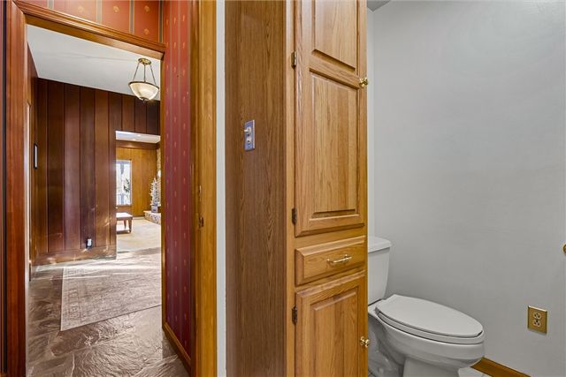 121 Brewer Rd, Clinton Twp, PA 16056