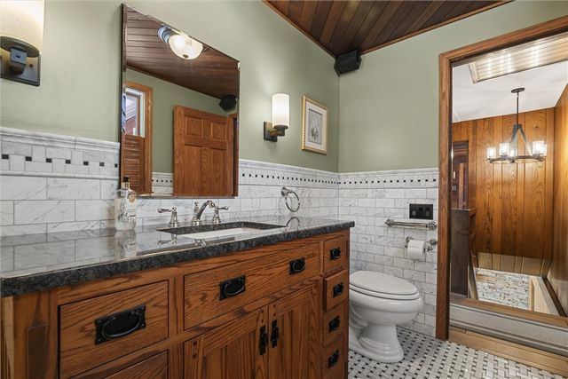121 Brewer Rd, Clinton Twp, PA 16056