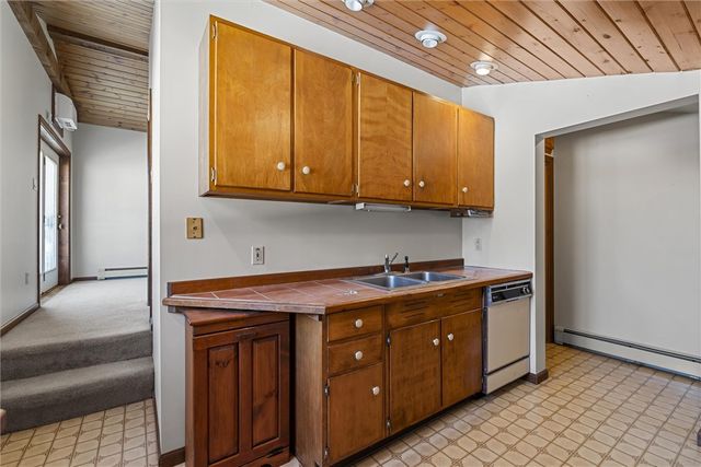 121 Brewer Rd, Clinton Twp, PA 16056