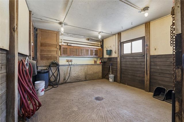 121 Brewer Rd, Clinton Twp, PA 16056