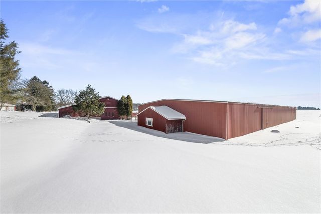 121 Brewer Rd, Clinton Twp, PA 16056