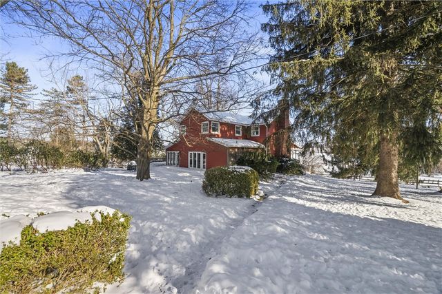 121 Brewer Rd, Clinton Twp, PA 16056