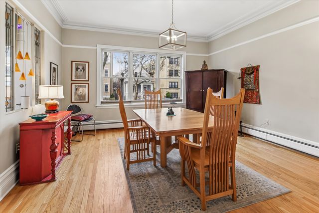 3135 N Seminary Street 1, Chicago, IL 60657