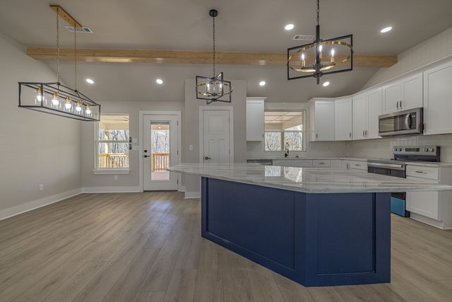 183 Madison County 1275, Huntsville, AR 72740