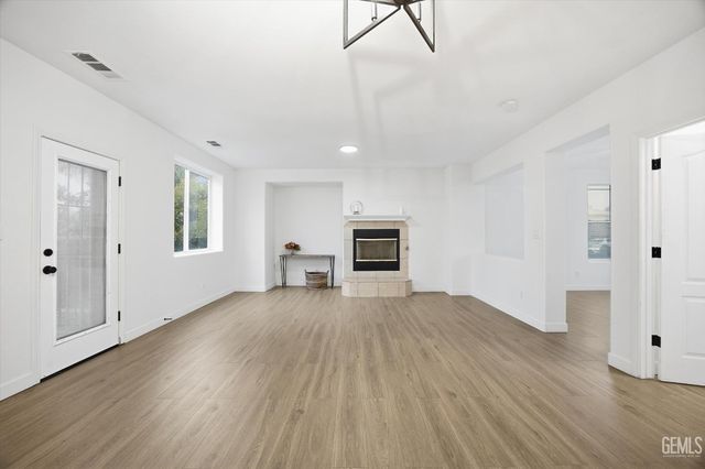 423 Rian Noelle, Bakersfield, CA 93308