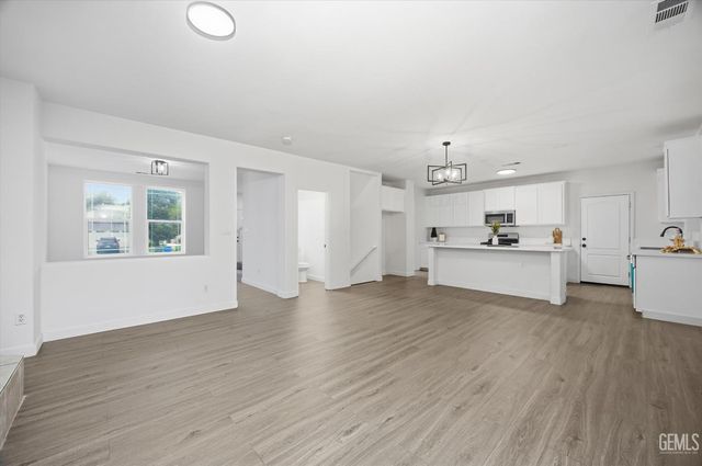 423 Rian Noelle, Bakersfield, CA 93308