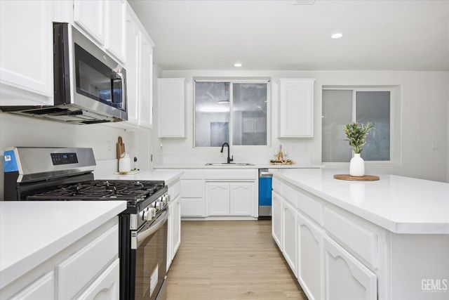 423 Rian Noelle, Bakersfield, CA 93308