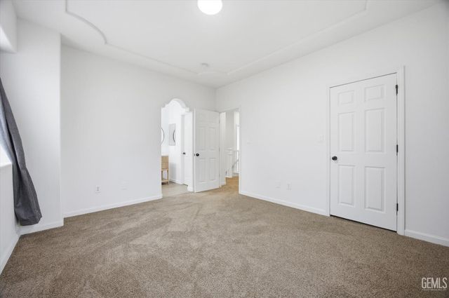 423 Rian Noelle, Bakersfield, CA 93308