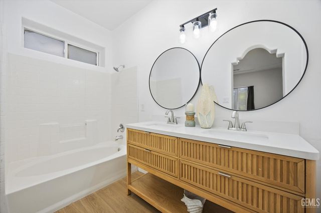 423 Rian Noelle, Bakersfield, CA 93308