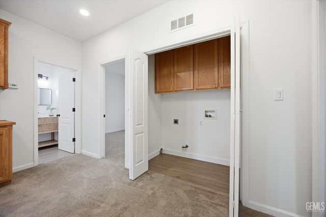 423 Rian Noelle, Bakersfield, CA 93308