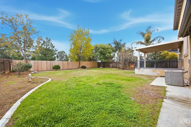 423 Rian Noelle, Bakersfield, CA 93308